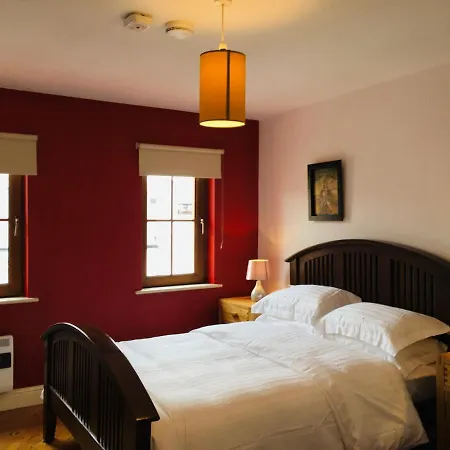 Apartment 8, Bay *